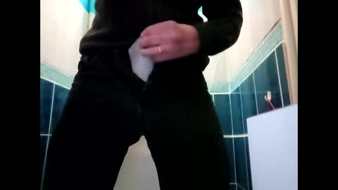 fifi010203 online show from 01/14/26, 03:50