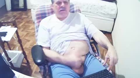 Snapshot of filhober chatting on 12/14/24, 02:56 filhober online show from 12/14/24, 02:56