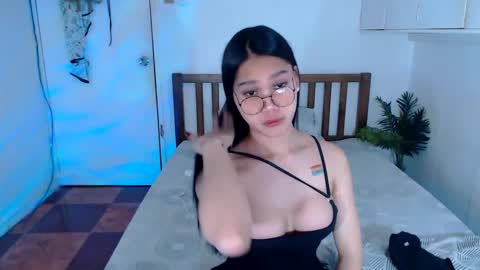 Snapshot of filipina_sassyqirl19xxx chatting on 01/21/25, 10:08 sweet online show from 01/21/25, 10:08