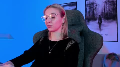 cap and Lana  online show from 03/06/25, 08:52