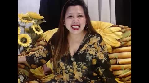 Yhen online show from 05/18/26, 08:14