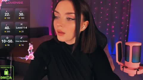 Snapshot of filister666 chatting on 12/26/24, 12:25 LEEN online show from 12/26/24, 12:25