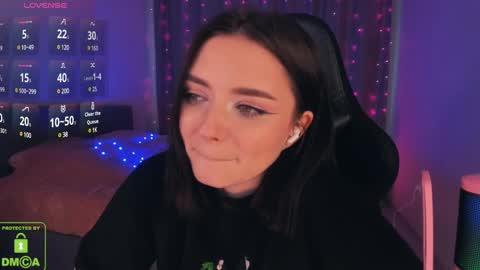 Snapshot of filister666 chatting on 01/04/25, 07:03 LEEN online show from 01/04/25, 07:03