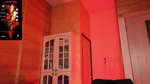 Lady online show from 11/16/25, 06:19