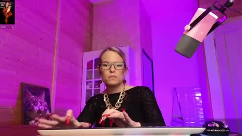 Lady online show from 04/18/26, 03:43