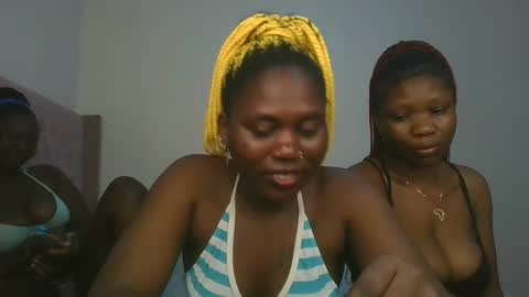 Snapshot of fine_melanie chatting on 01/18/26, 12:47 melanie online show from 01/18/26, 12:47