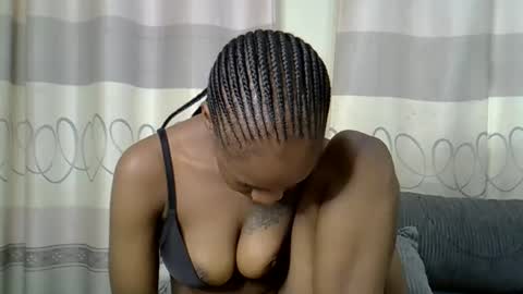 Snapshot of fine_queen12 chatting on 01/20/25, 05:04 fine_queen12 online show from 01/20/25, 05:04