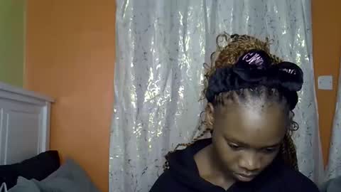 Snapshot of fine_queen12 chatting on 09/09/25, 08:36 fine_queen12 online show from 09/09/25, 08:36