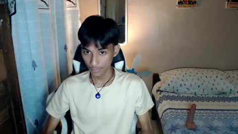 fineboii_rey18 online show from 10/09/25, 04:16