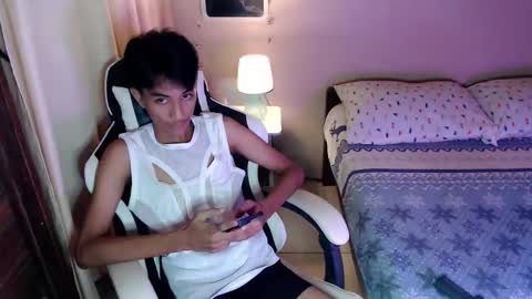 fineboii_rey18 online show from 12/16/25, 05:34