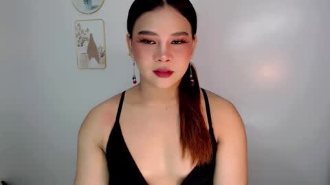 Snapshot of finest_jasminex chatting on 05/22/26, 09:42 Jasmine online show from 05/22/26, 09:42