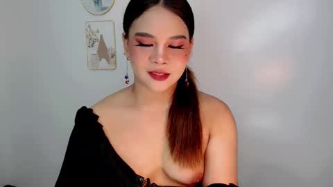 Snapshot of finest_jasminex chatting on 05/31/26, 10:22 Jasmine online show from 05/31/26, 10:22