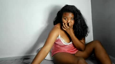 Snapshot of fiona_00 chatting on 06/12/26, 05:23 fiona_00 online show from 06/12/26, 05:23