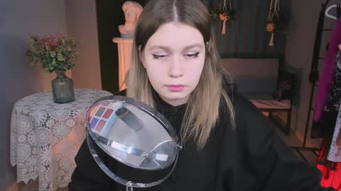 Snapshot of fioramarmoris chatting on 01/12/25, 08:04 fiora online show from 01/12/25, 08:04