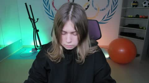 Snapshot of fioramarmoris chatting on 01/23/25, 09:08 fiora online show from 01/23/25, 09:08