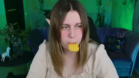 Snapshot of fioramarmoris chatting on 02/06/25, 01:43 fiora online show from 02/06/25, 01:43