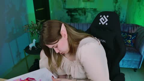 Snapshot of fioramarmoris chatting on 02/06/25, 06:02 fiora online show from 02/06/25, 06:02