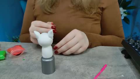 Snapshot of fioramarmoris chatting on 02/16/25, 02:43 fiora online show from 02/16/25, 02:43