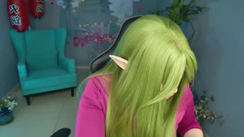 Snapshot of fioramarmoris chatting on 02/17/25, 04:15 fiora online show from 02/17/25, 04:15