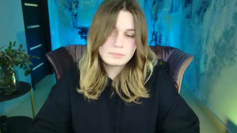 Snapshot of fioramarmoris chatting on 02/27/25, 01:28 fiora online show from 02/27/25, 01:28