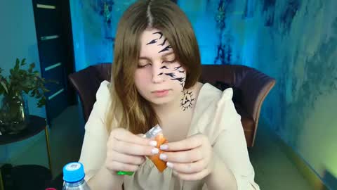 Snapshot of fioramarmoris chatting on 02/27/25, 04:32 fiora online show from 02/27/25, 04:32