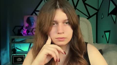 Snapshot of fioramarmoris chatting on 10/13/25, 01:33 fiora online show from 10/13/25, 01:33