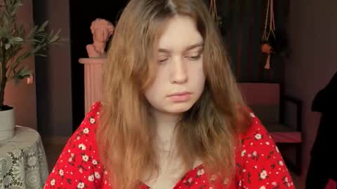 Snapshot of fioramarmoris chatting on 11/02/25, 05:21 fiora online show from 11/02/25, 05:21