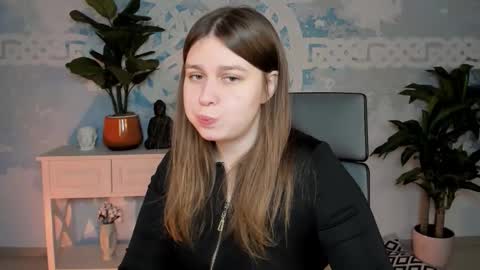 Snapshot of fioramarmoris chatting on 11/23/25, 05:18 fiora online show from 11/23/25, 05:18