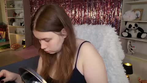 fiora online show from 04/17/26, 05:21