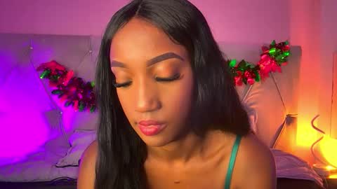 Fiorela Lenin  online show from 12/22/25, 07:00