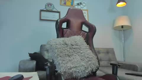 fire_boy69 online show from 12/04/25, 01:53