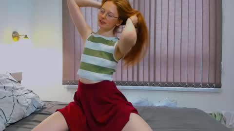 fire_luna online show from 01/12/25, 07:43