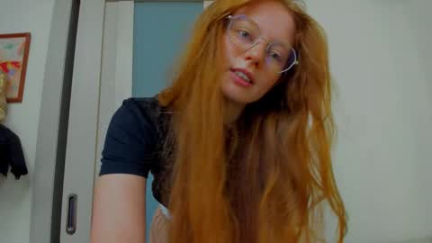 fire_luna online show from 09/09/25, 04:12