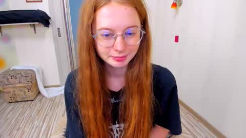 fire_luna online show from 11/01/25, 05:20