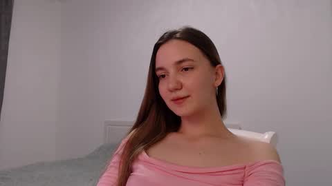 fireflies_fly_ online show from 12/01/25, 07:41