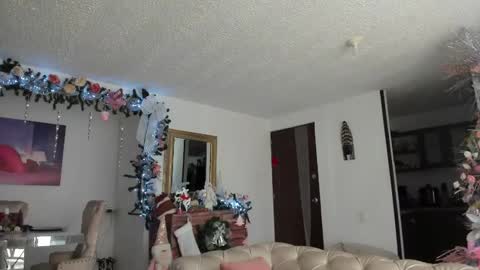 Snapshot of fit_fray chatting on 12/20/24, 04:36 FRAIDER online show from 12/20/24, 04:36
