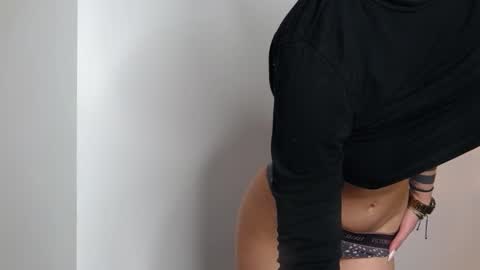 Snapshot of fit_rihanna chatting on 02/19/25, 07:38 fit_rihanna online show from 02/19/25, 07:38