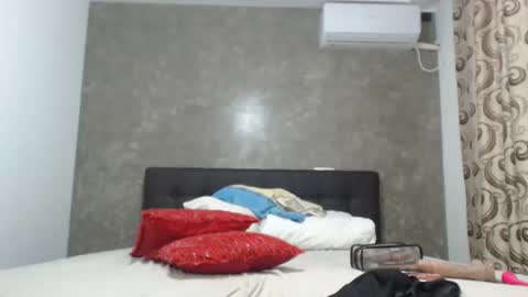 Snapshot of fitbarbiedoll chatting on 01/27/25, 12:37 FitBarbieDoll online show from 01/27/25, 12:37