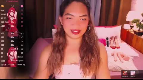 Snapshot of fitfemme_anna chatting on 05/24/26, 10:31 fitfemme_anna online show from 05/24/26, 10:31