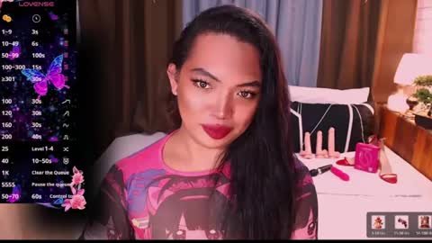 Snapshot of fitfemme_anna chatting on 06/20/26, 11:13 fitfemme_anna online show from 06/20/26, 11:13