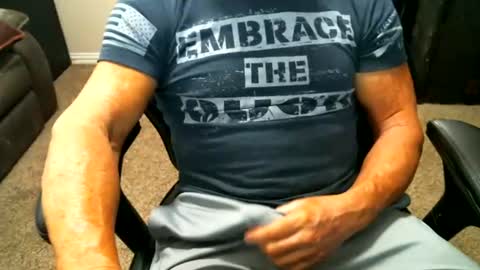 Snapshot of fitguy40 chatting on 07/22/26, 07:16 fitguy40 online show from 07/22/26, 07:16