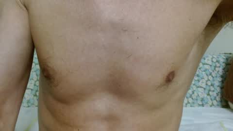 Snapshot of fithotguy90 chatting on 01/04/25, 11:59 Luis online show from 01/04/25, 11:59