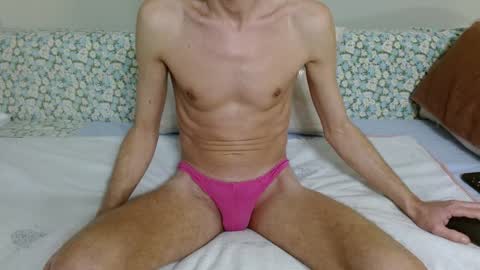 Snapshot of fithotguy90 chatting on 01/22/25, 07:03 Luis online show from 01/22/25, 07:03