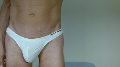 Snapshot of fithotguy90 chatting on 07/05/26, 12:06 Luis online show from 07/05/26, 12:06