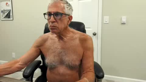 Snapshot of fitman999 chatting on 06/22/26, 01:40 Jon online show from 06/22/26, 01:40