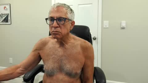 Snapshot of fitman999 chatting on 06/27/26, 01:32 Jon online show from 06/27/26, 01:32