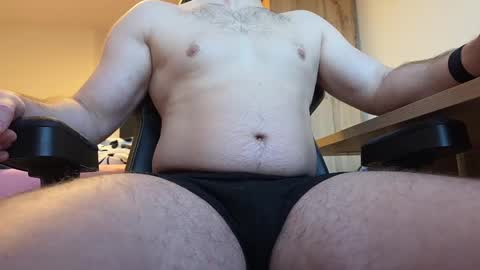 Snapshot of fitnessboy18 chatting on 03/06/25, 07:03 online show from 03/06/25, 07:03