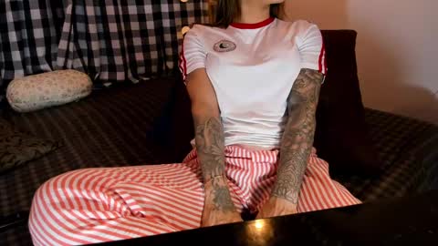 Snapshot of fitrosexxx chatting on 02/23/25, 03:02 Margarita online show from 02/23/25, 03:02