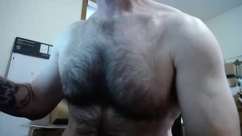 Snapshot of fitshow75 chatting on 11/02/25, 12:40 Links in Bio below online show from 11/02/25, 12:40