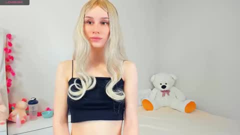 Kira online show from 03/22/26, 01:20